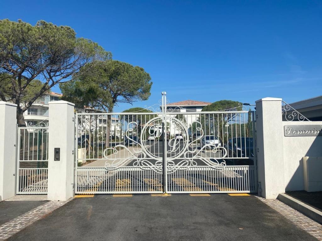Appartement Neuf Moderne Avec Piscine Puget-sur Argens Bagian luar foto